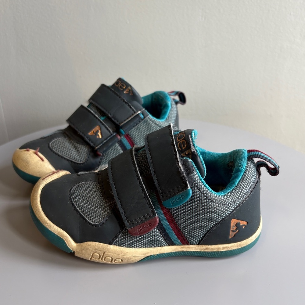Plae Sneakers, Double Strap. Blue Teal. Toddler Sz 8. Unisex